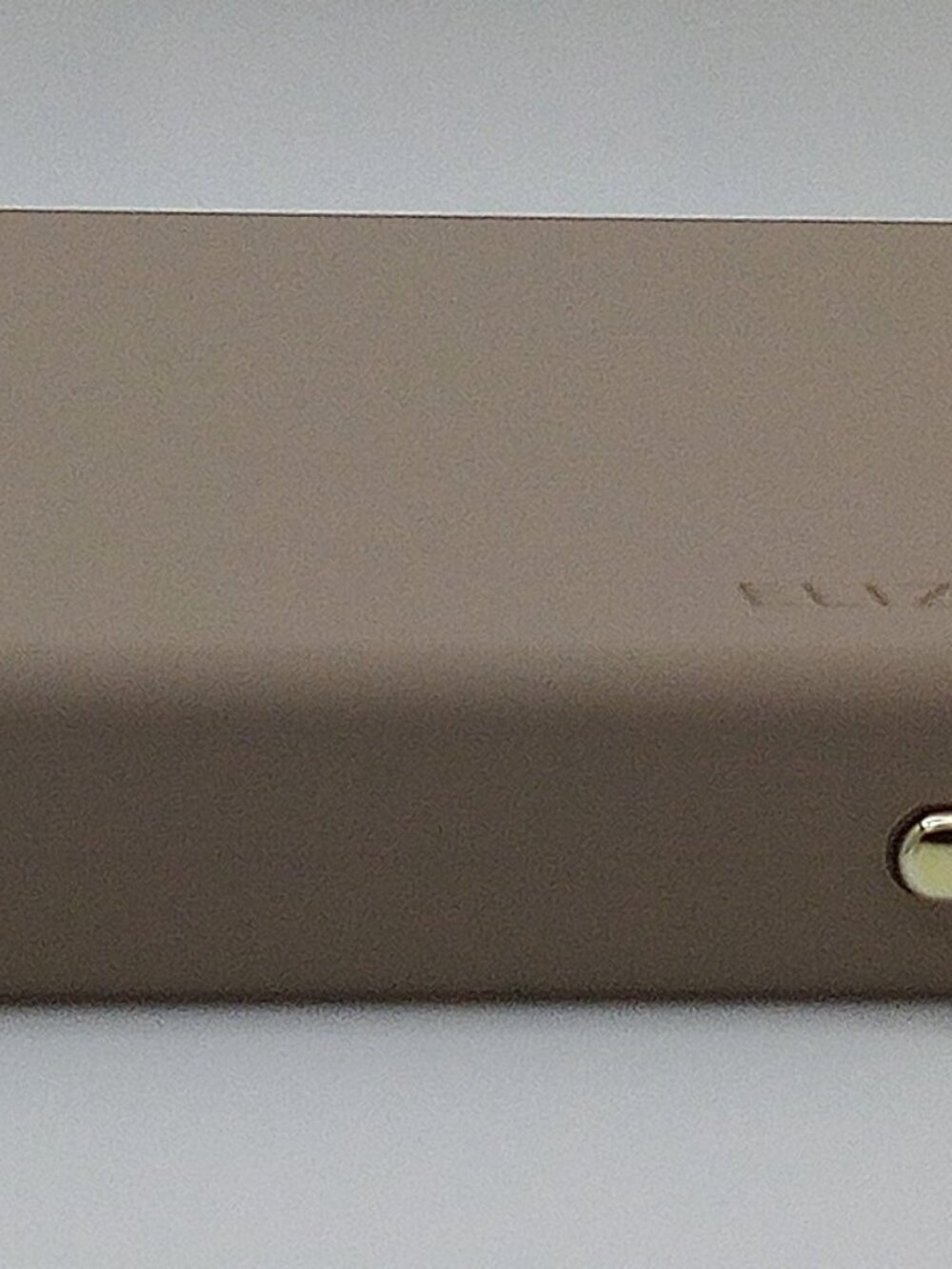 Elizabeth James Silicone MagSafe Case — iPhone 15/14/13 — Taupe — NEW - Picture 9 of 13